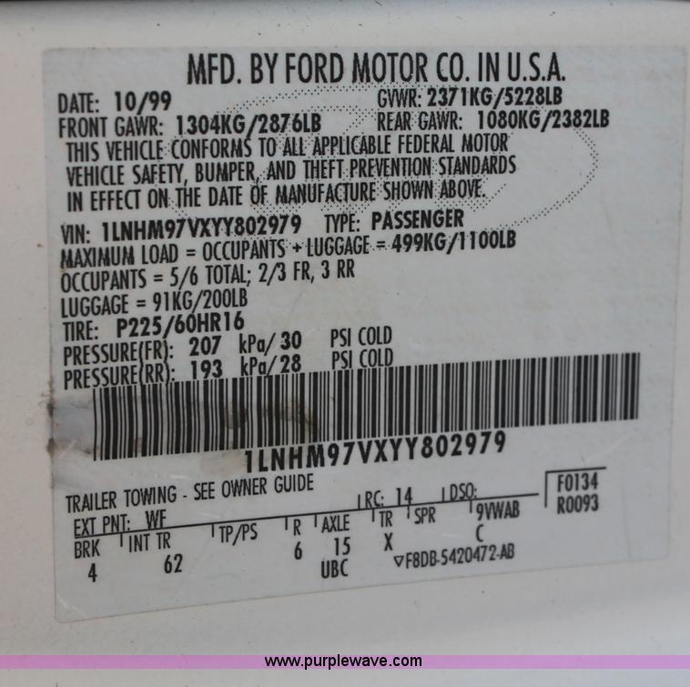 image for item C2557 2000 Lincoln Continental