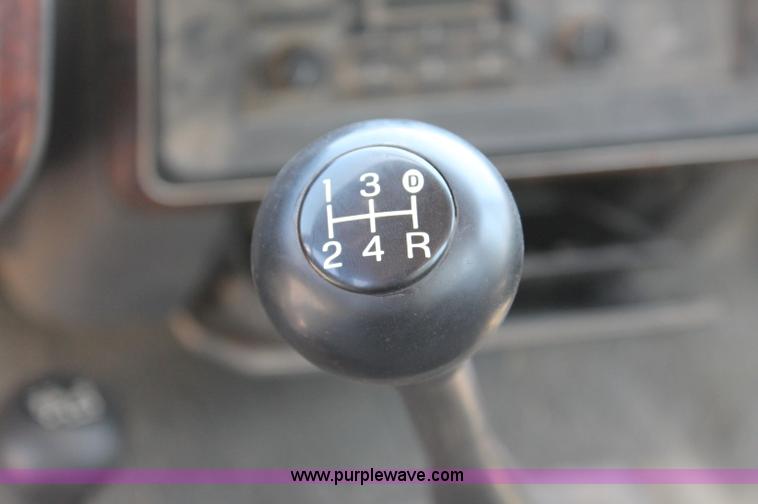 image for item C2563 1989 Ford F150 Lariat XLT pickup truck