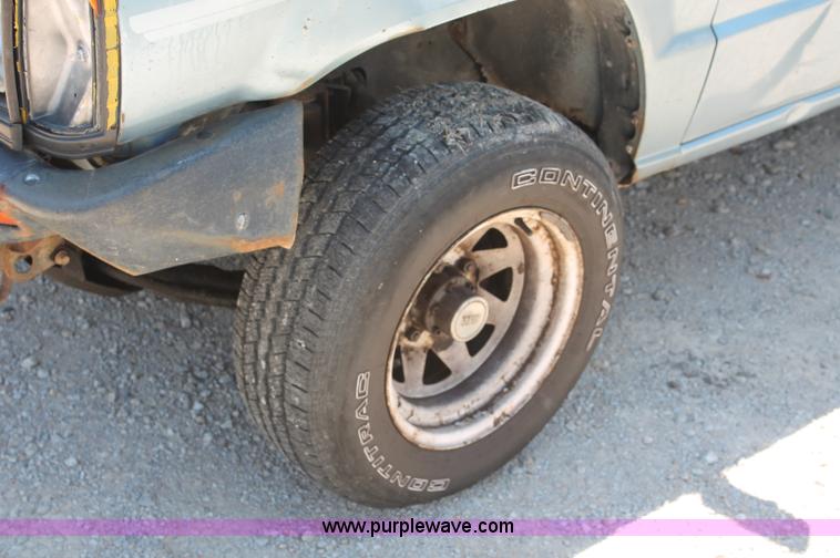 image for item C2565 1988 Dodge Ram 50 pickup truck