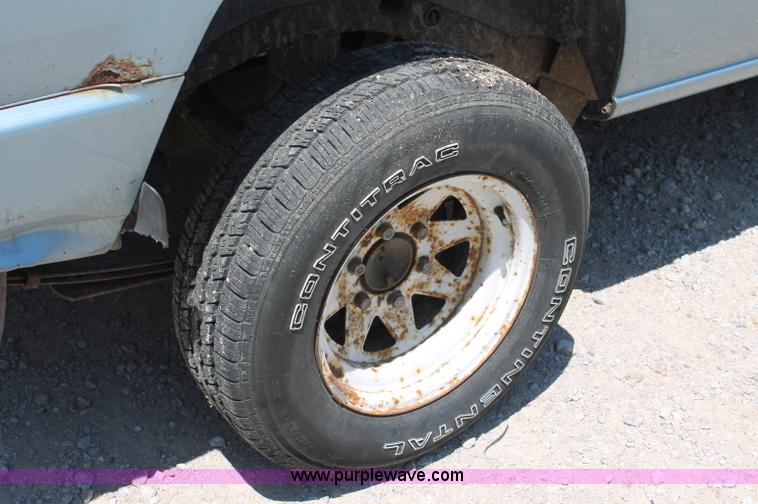 image for item C2565 1988 Dodge Ram 50 pickup truck