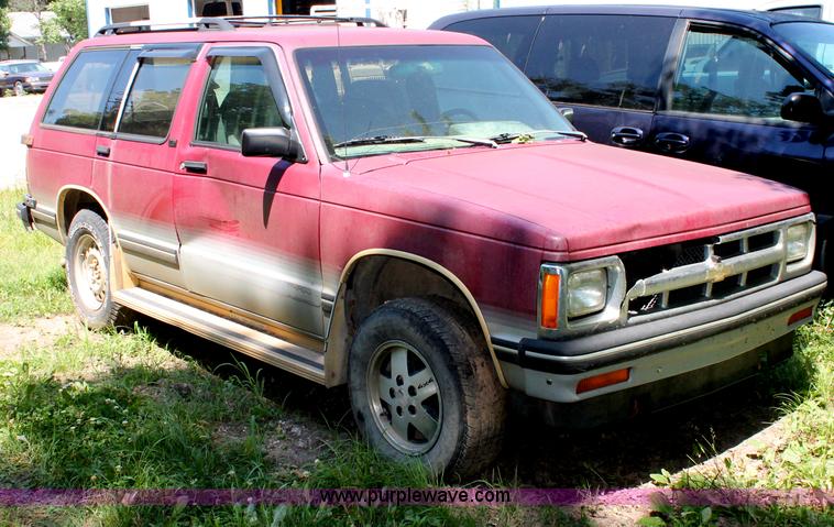 image for item C2566 1993 Chevrolet S10 Blazer SUV