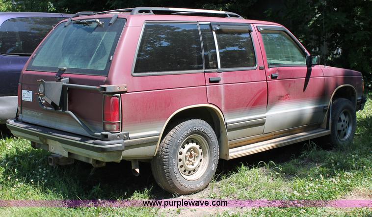 image for item C2566 1993 Chevrolet S10 Blazer SUV