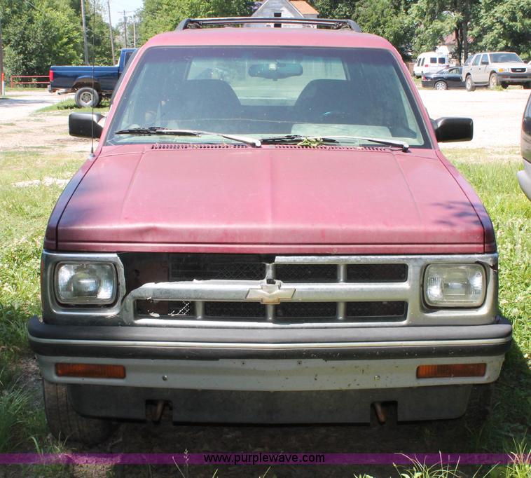 image for item C2566 1993 Chevrolet S10 Blazer SUV