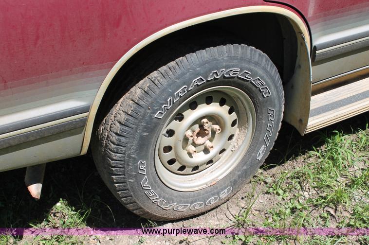 image for item C2566 1993 Chevrolet S10 Blazer SUV