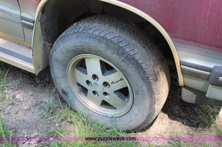 image for item C2566 1993 Chevrolet S10 Blazer SUV