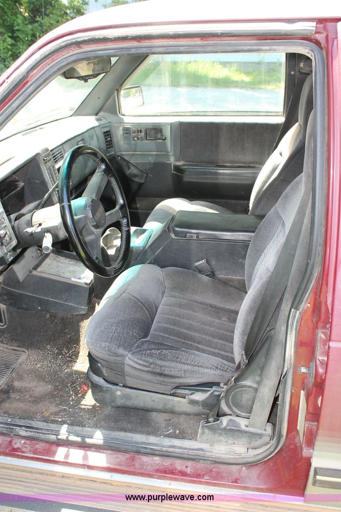 image for item C2566 1993 Chevrolet S10 Blazer SUV