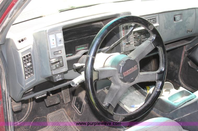 image for item C2566 1993 Chevrolet S10 Blazer SUV