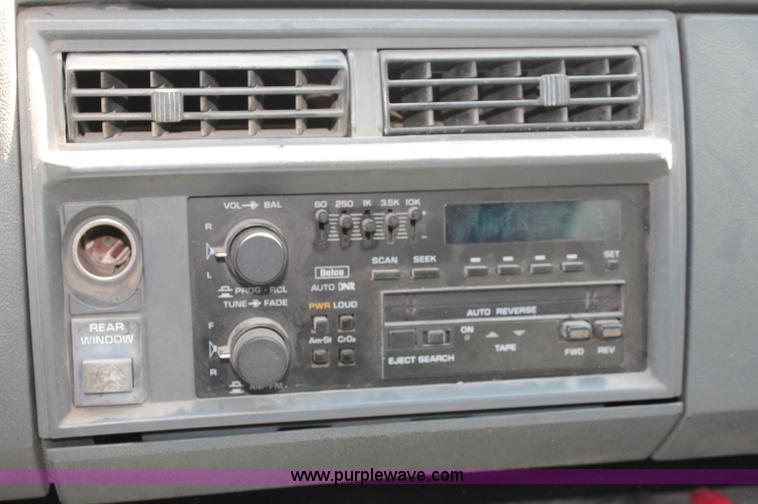 image for item C2566 1993 Chevrolet S10 Blazer SUV
