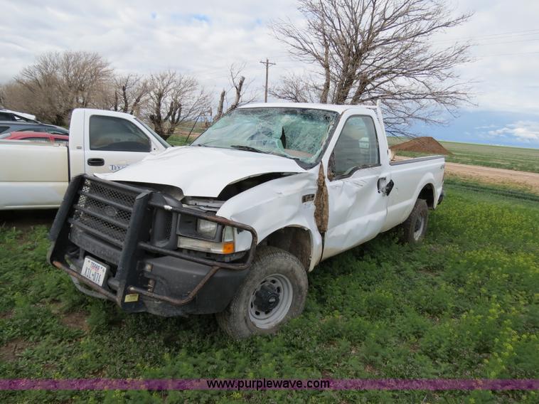 image for item C9670 2003 Ford F250 Super Duty pickup truck