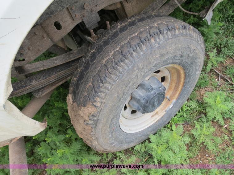 image for item C9670 2003 Ford F250 Super Duty pickup truck