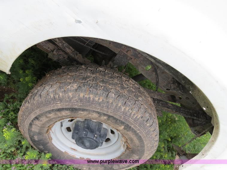 image for item C9670 2003 Ford F250 Super Duty pickup truck