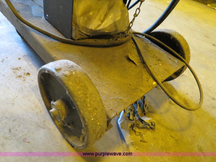 image for item C9713 Snap-On MIG welder