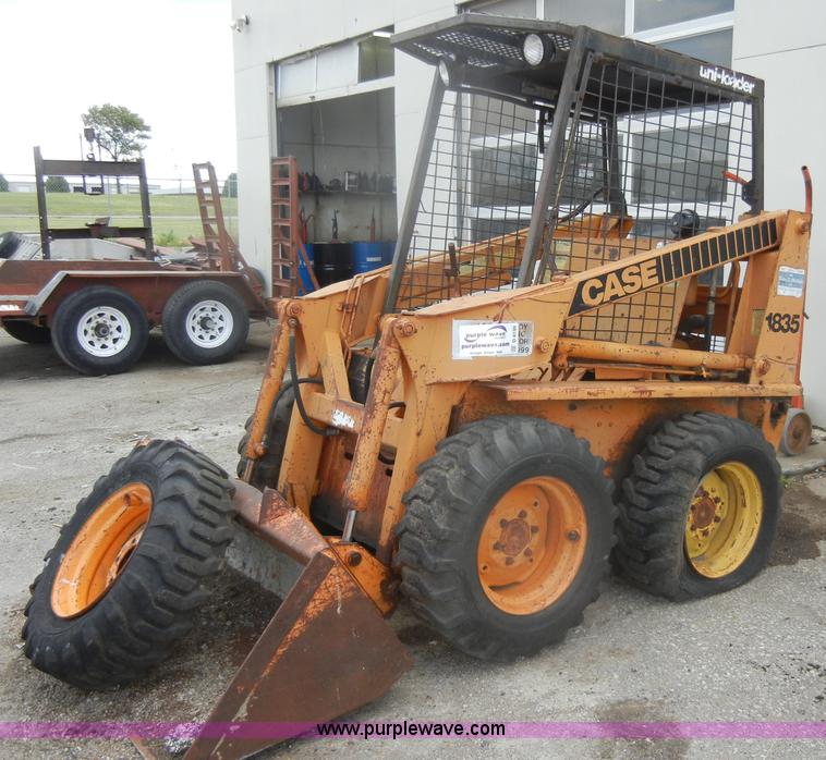 image for item D4130 1981 Case 1835 skid steer