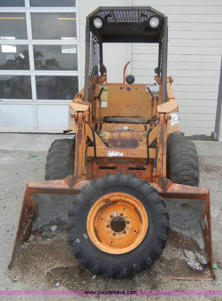 image for item D4130 1981 Case 1835 skid steer