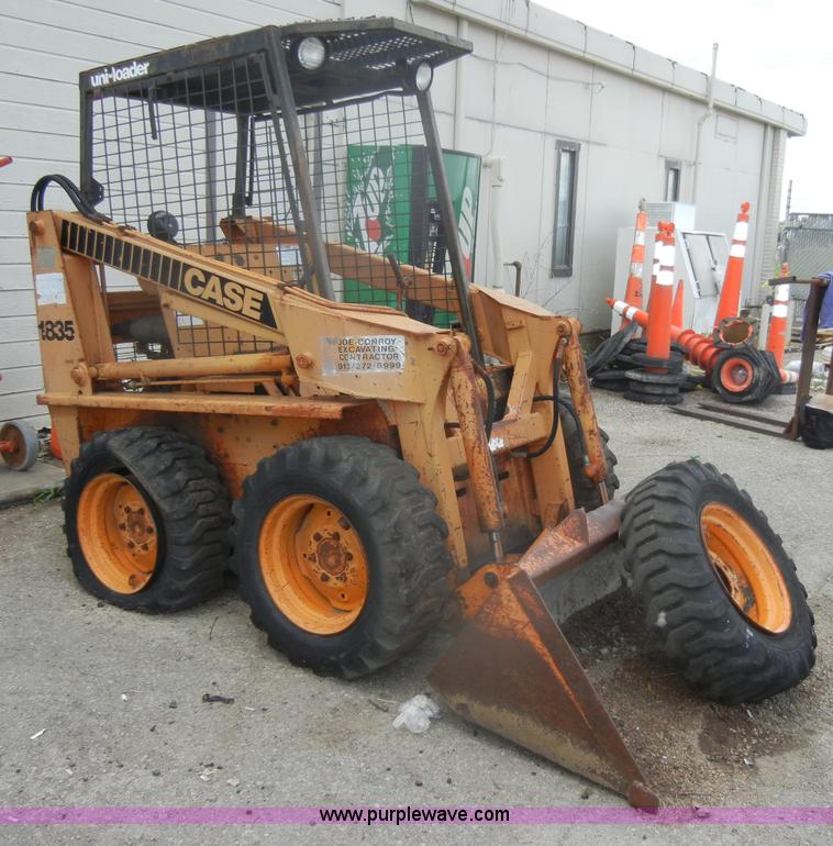 image for item D4130 1981 Case 1835 skid steer