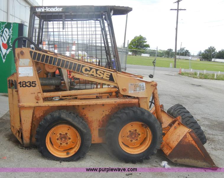 image for item D4130 1981 Case 1835 skid steer