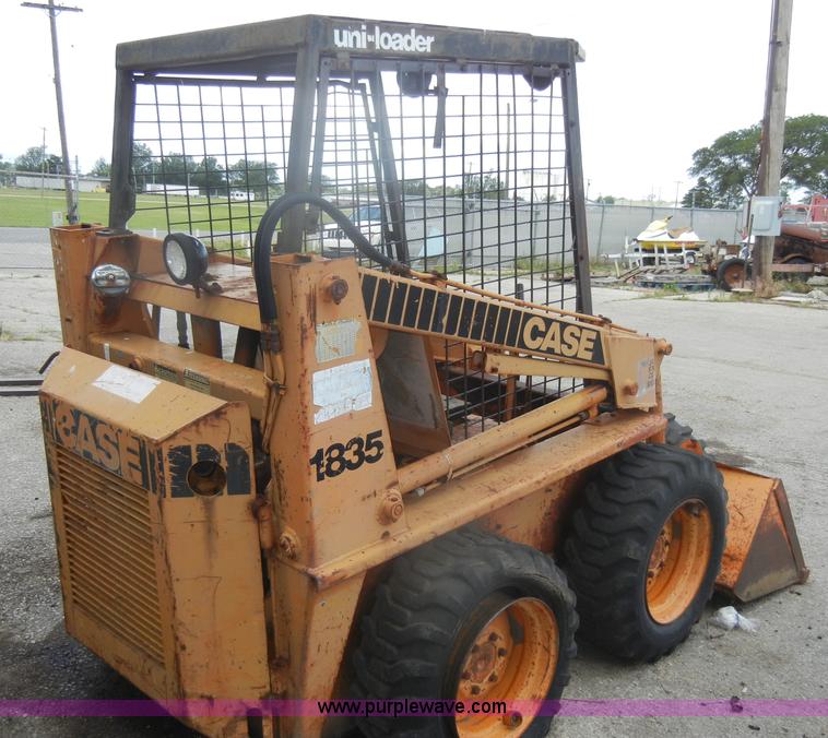 image for item D4130 1981 Case 1835 skid steer