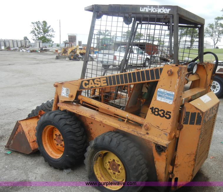 image for item D4130 1981 Case 1835 skid steer
