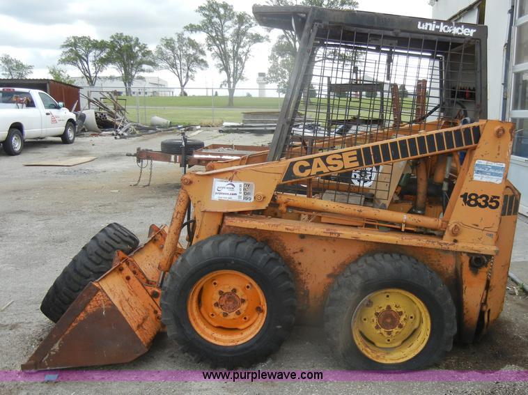 image for item D4130 1981 Case 1835 skid steer