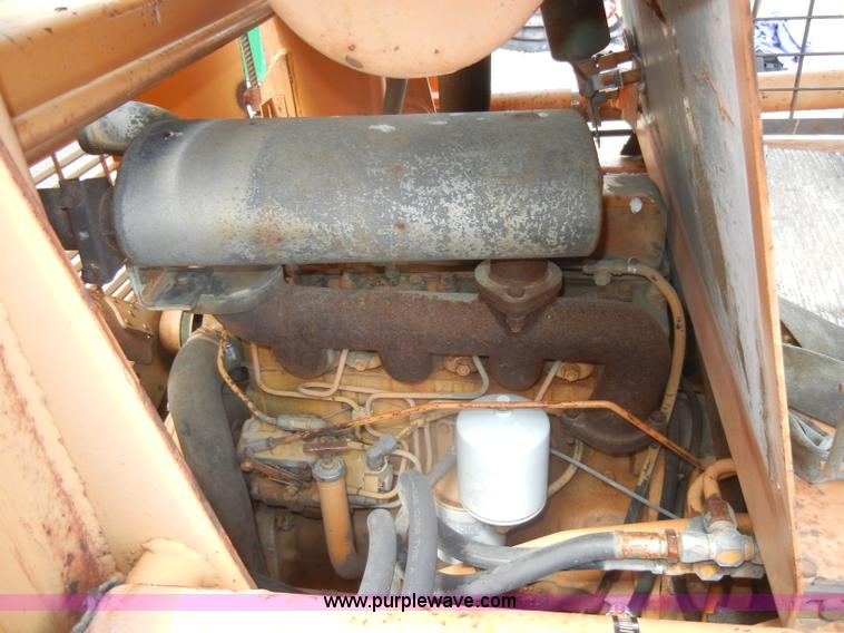 image for item D4130 1981 Case 1835 skid steer