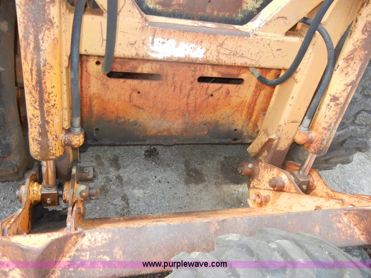 image for item D4130 1981 Case 1835 skid steer