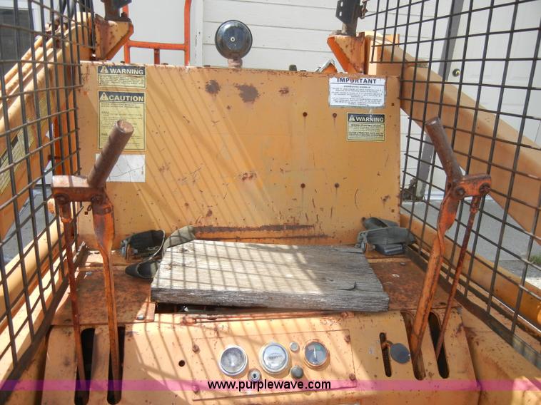 image for item D4130 1981 Case 1835 skid steer