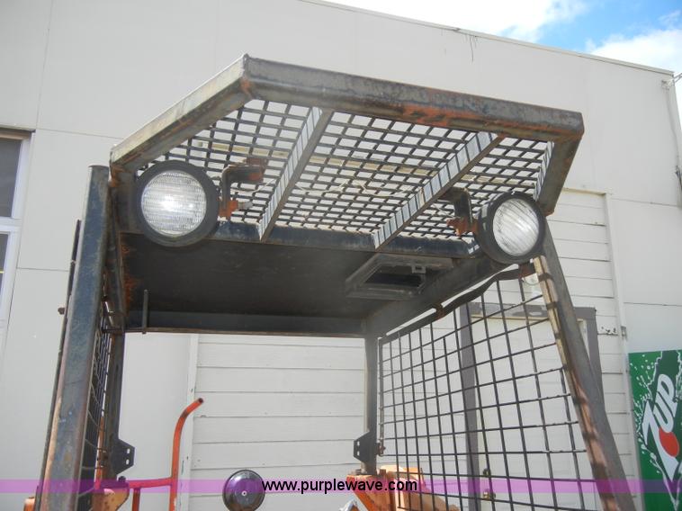 image for item D4130 1981 Case 1835 skid steer