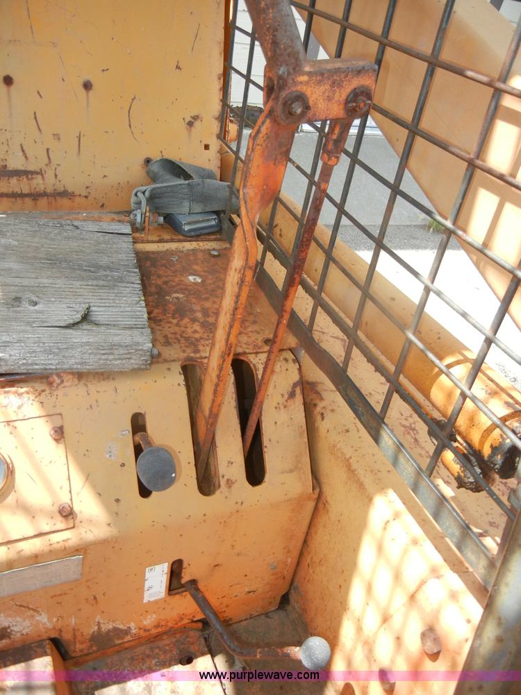 image for item D4130 1981 Case 1835 skid steer