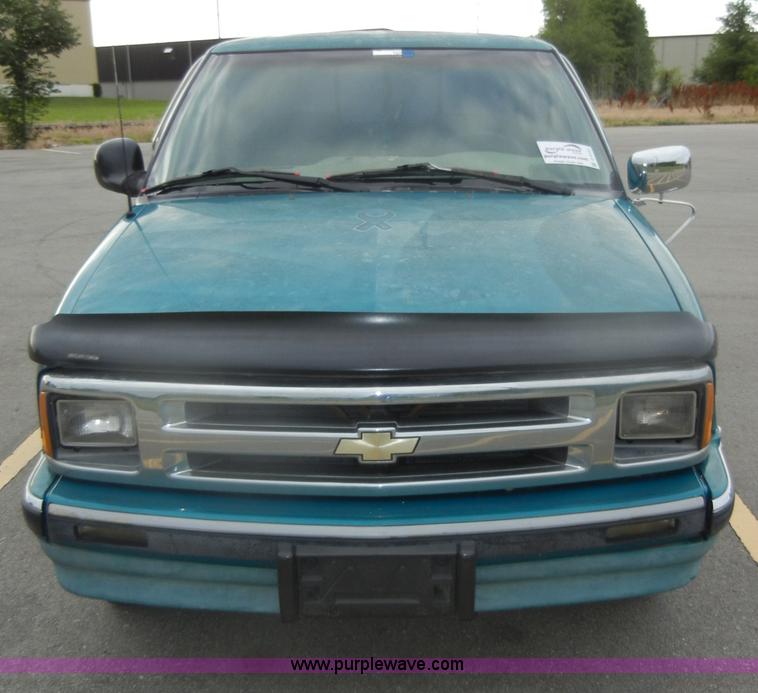image for item D4141 1995 Chevrolet S10 pickup truck