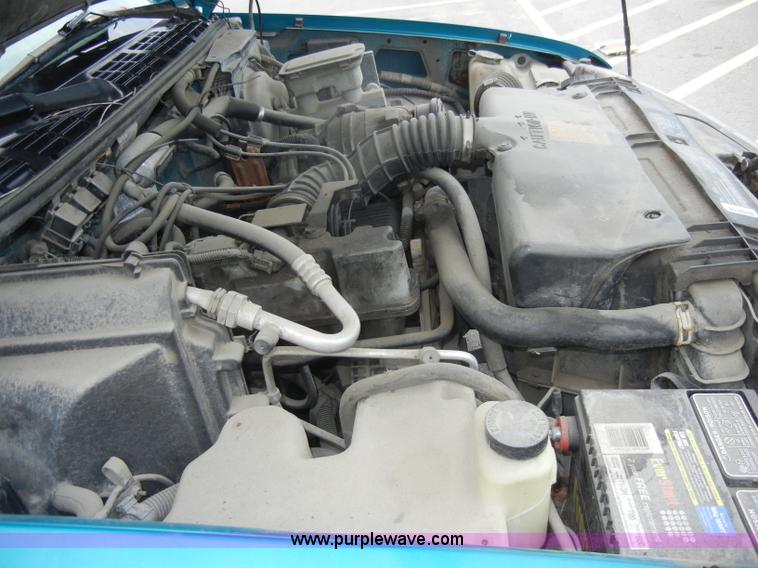 image for item D4141 1995 Chevrolet S10 pickup truck