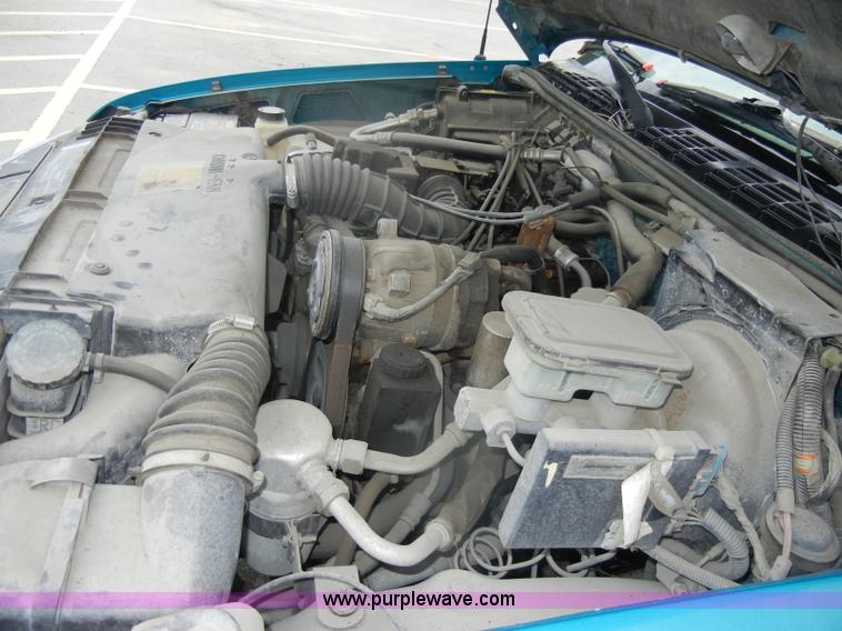 image for item D4141 1995 Chevrolet S10 pickup truck