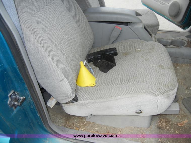 image for item D4141 1995 Chevrolet S10 pickup truck