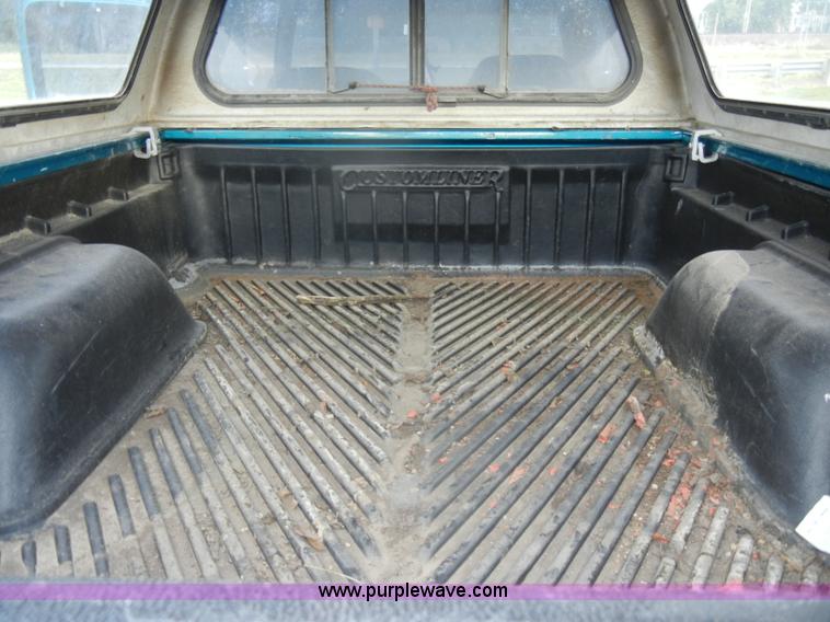 image for item D4141 1995 Chevrolet S10 pickup truck