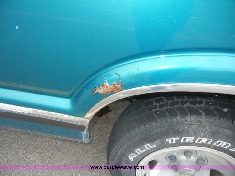 image for item D4141 1995 Chevrolet S10 pickup truck