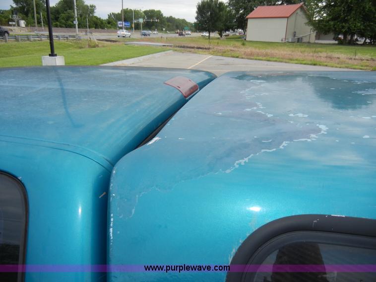 image for item D4141 1995 Chevrolet S10 pickup truck