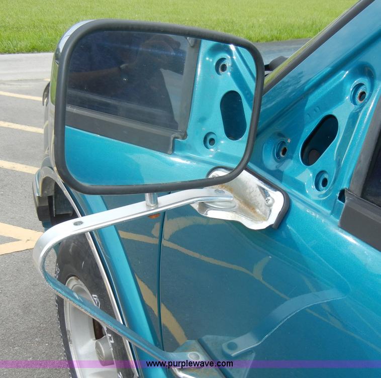 image for item D4141 1995 Chevrolet S10 pickup truck