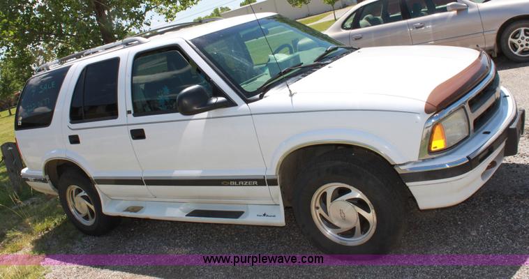 image for item D5115 1995 Chevrolet Blazer LT