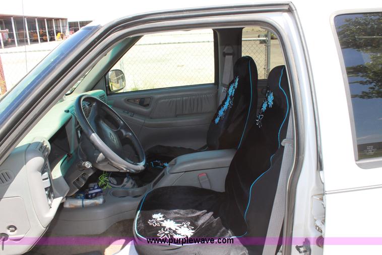 image for item D5115 1995 Chevrolet Blazer LT