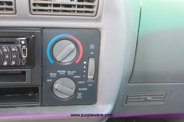 image for item D5115 1995 Chevrolet Blazer LT