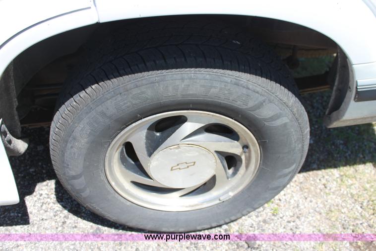 image for item D5115 1995 Chevrolet Blazer LT