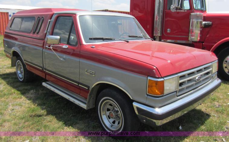 image for item D5573 1989 Ford F150 pickup truck