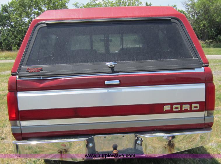 image for item D5573 1989 Ford F150 pickup truck