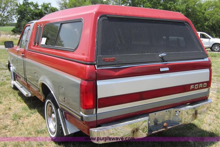 image for item D5573 1989 Ford F150 pickup truck