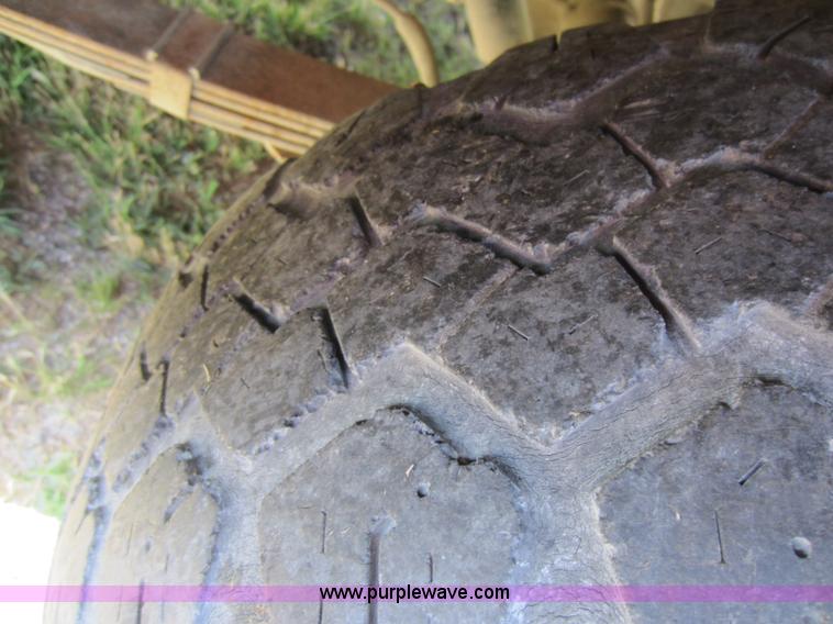 image for item D5573 1989 Ford F150 pickup truck