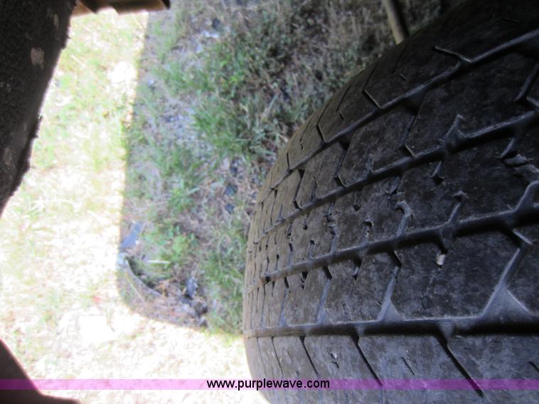 image for item D5573 1989 Ford F150 pickup truck