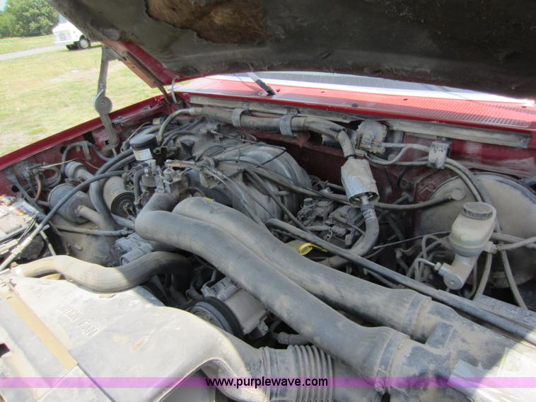 image for item D5573 1989 Ford F150 pickup truck