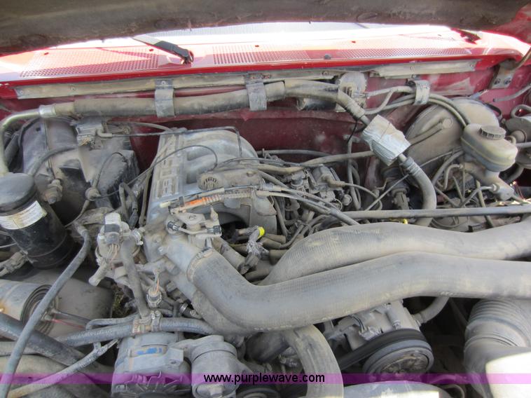 image for item D5573 1989 Ford F150 pickup truck