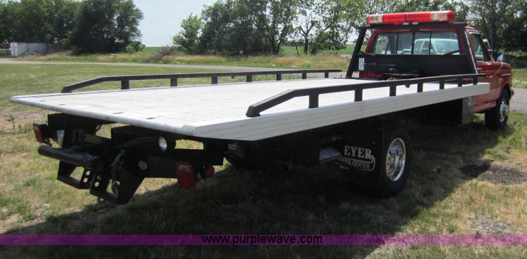 image for item D5578 1990 Ford F350 rollback wrecker truck