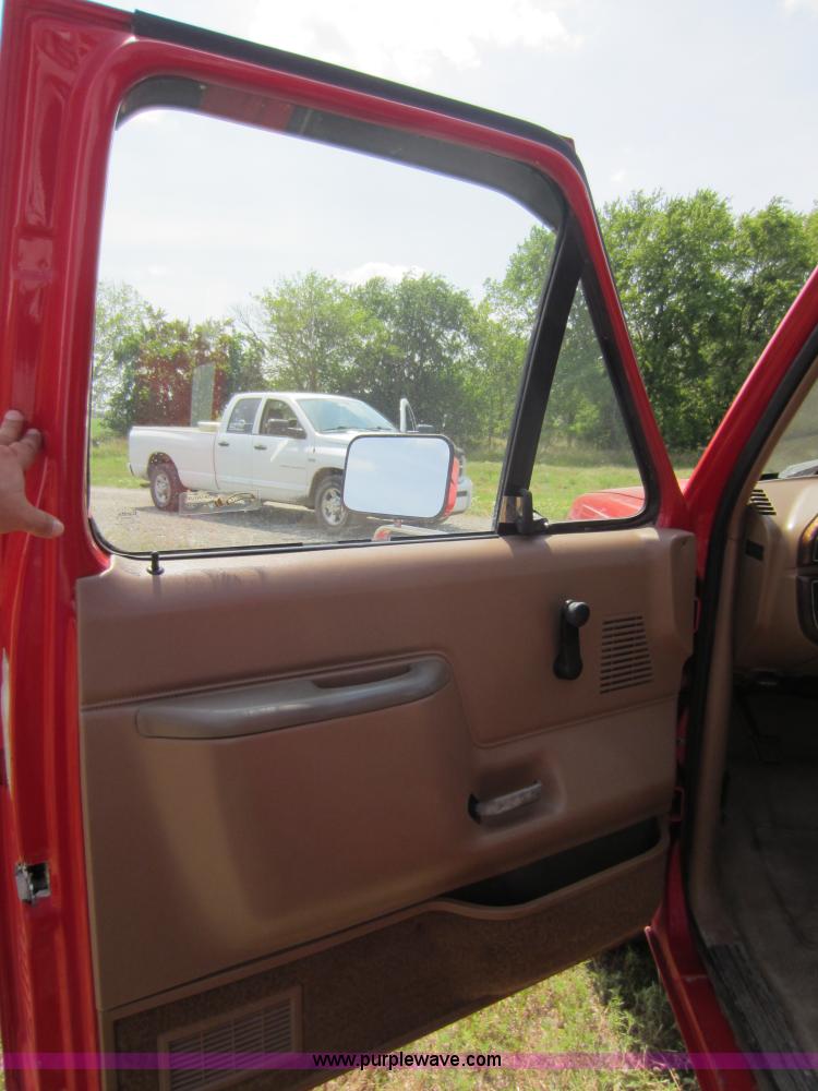 image for item D5578 1990 Ford F350 rollback wrecker truck