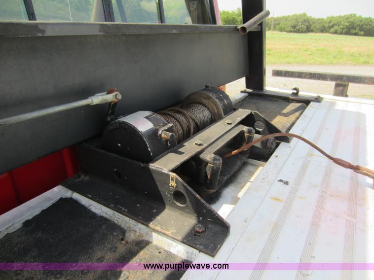image for item D5578 1990 Ford F350 rollback wrecker truck